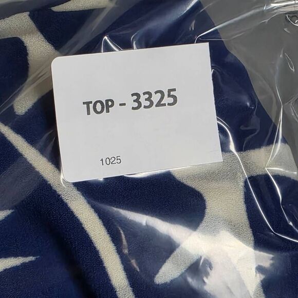 Rose + Olive Blue White Print Button Front Top 1X (NWT) - Picture 10 of 10